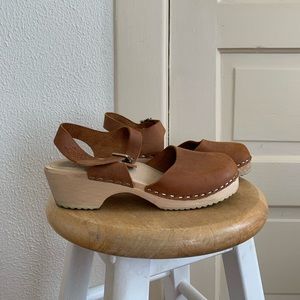 Lotta from Stockholm low wood brown clogs